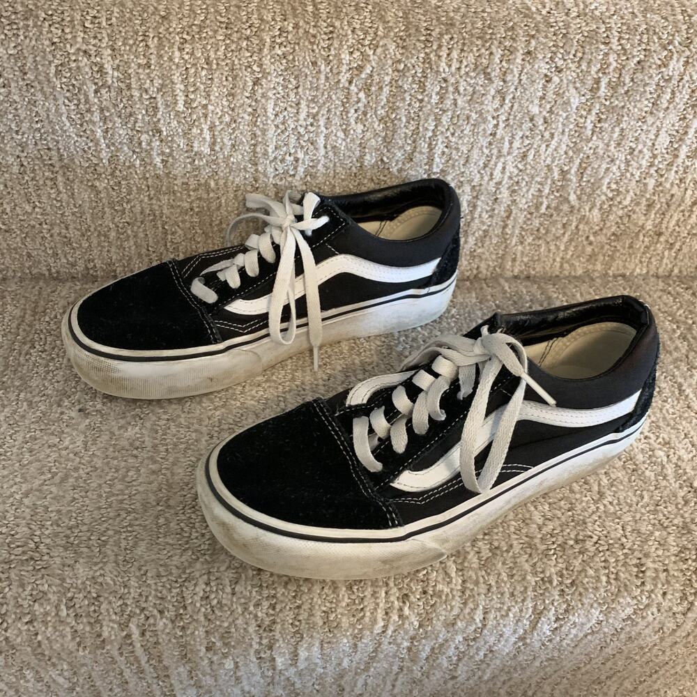 Vans Black White Old Skool Low-Top Sneakers Men's Size 6 / Women's Size 7.5